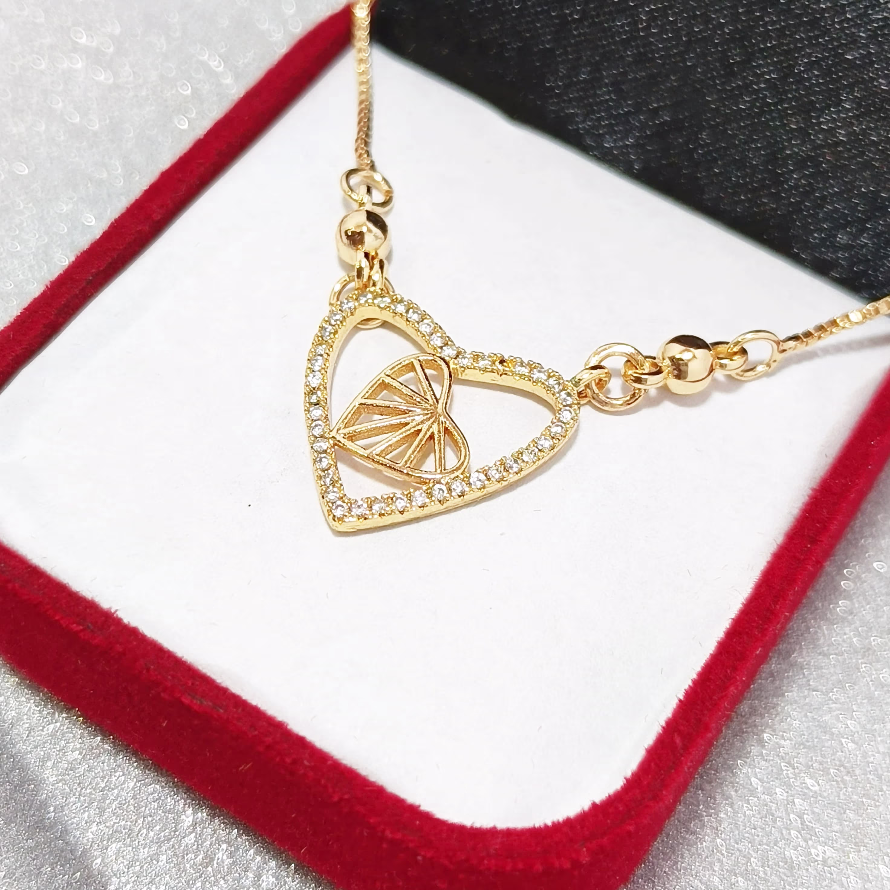 Women's Necklace With Heart Pendant, Vintage & Simple Style Elegant Jewelry Accessory